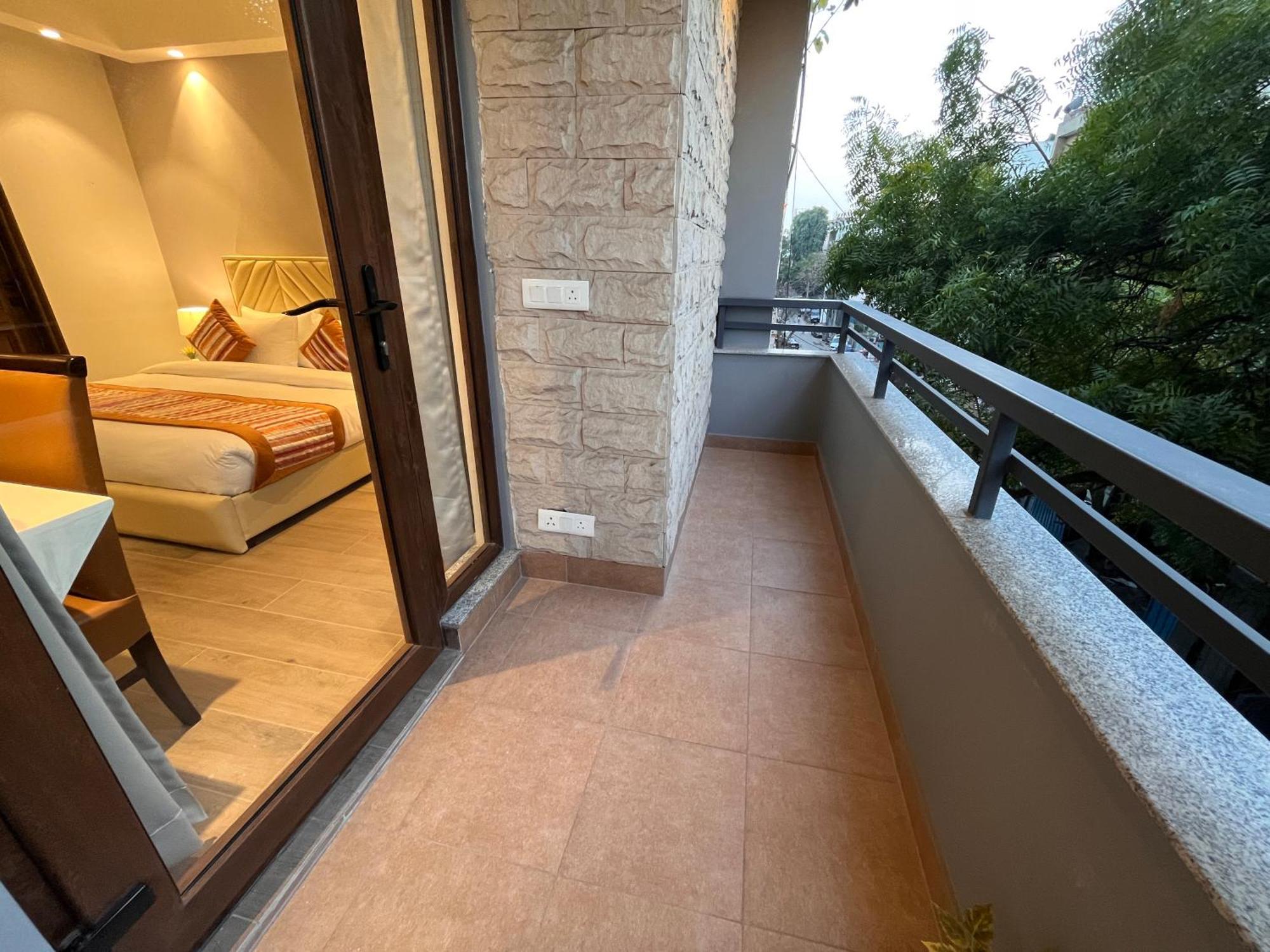 Hotel Gianmala Residency South Extension Near Aiims Delhi นิวเดลี ภายนอก รูปภาพ